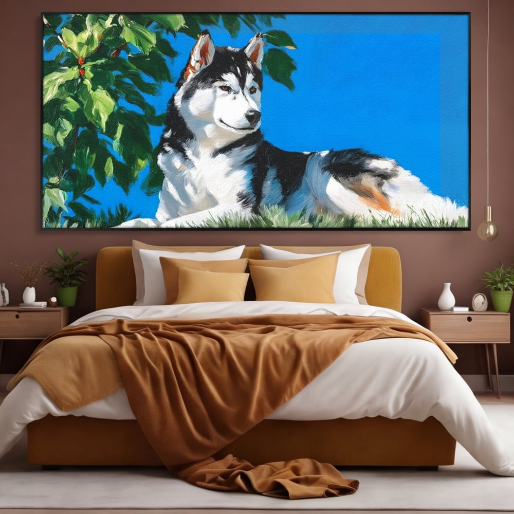 Tablou canvas cu tablou canvas cu husky sub copac, in rama de aluminiu negru, pe perete intr-un dormitor